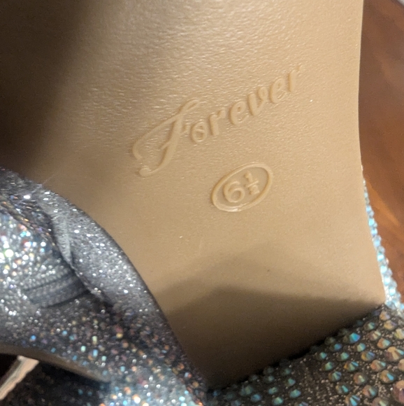 Forever Silver Bling Crystal Ankle Boots Women's Size 6 1/2 New - Picture 6 of 6